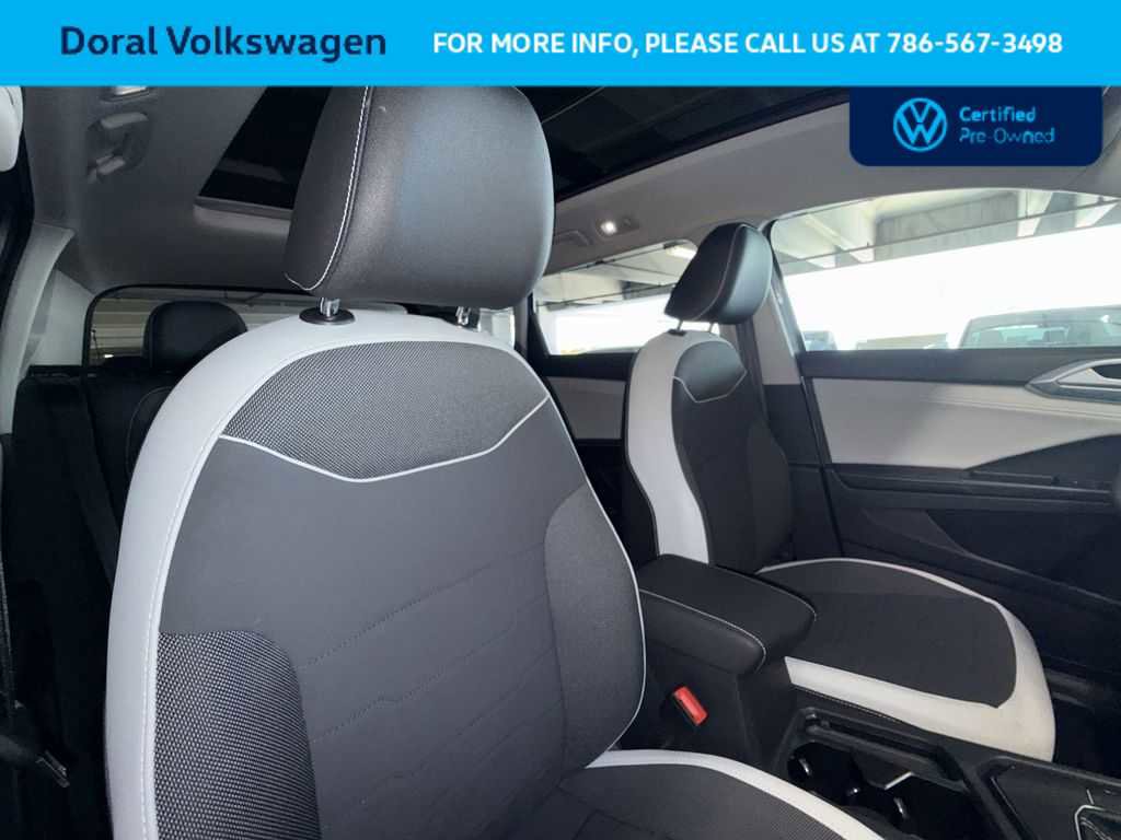 Used 2025 Volkswagen Taos SE FWD image 27