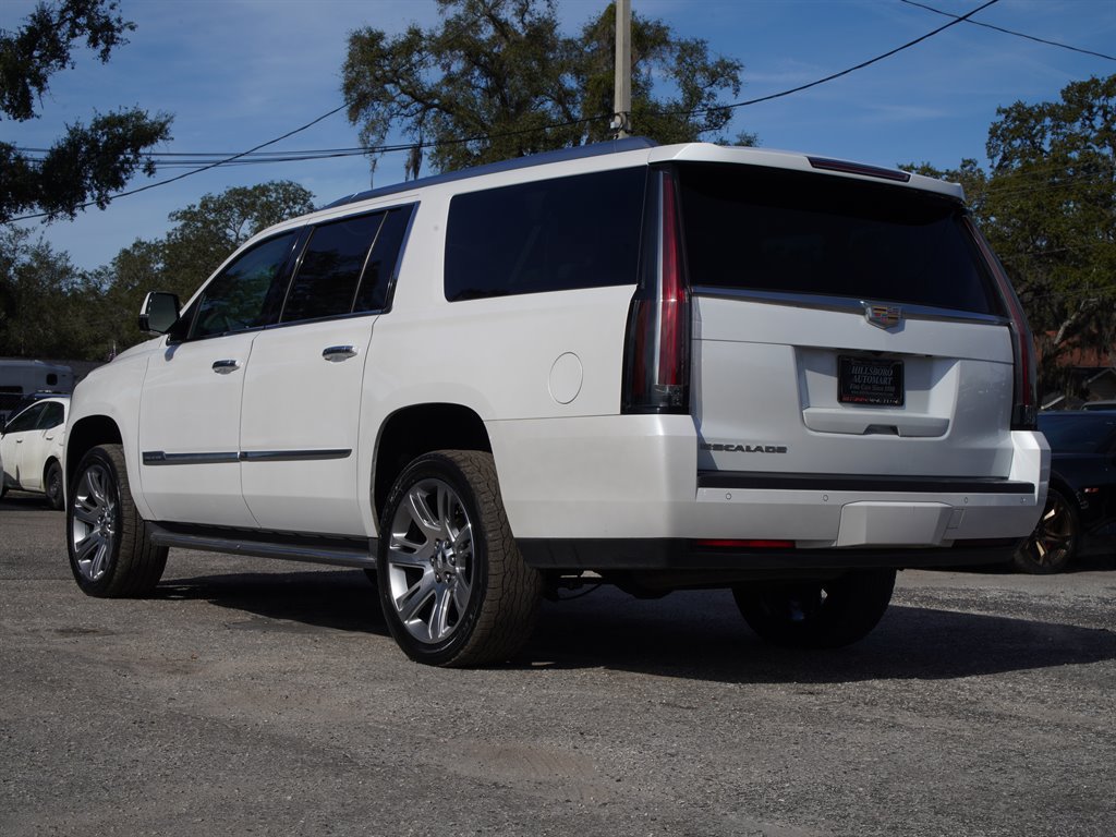 Used 2016 Cadillac Escalade ESV Luxury RWD image 20