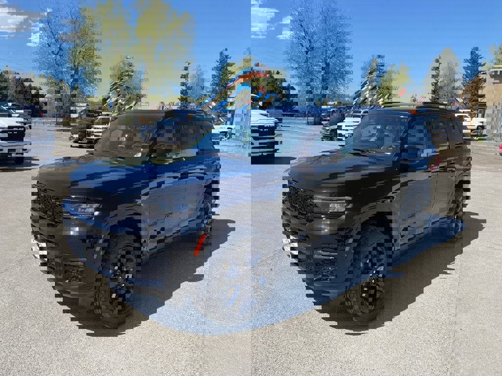 New 2025 Jeep Grand Cherokee L Limited w/ Black Appearance Package image 3