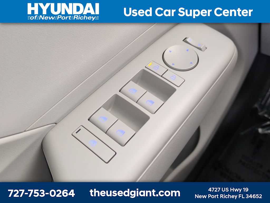 Certified 2024 Hyundai Kona SEL FWD image 25