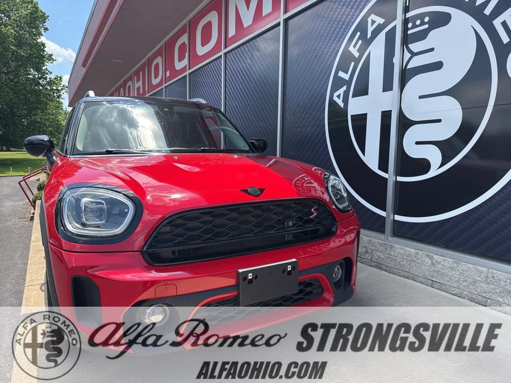 Used 2024 MINI Cooper Countryman S w/ Premium Package FWD image 1