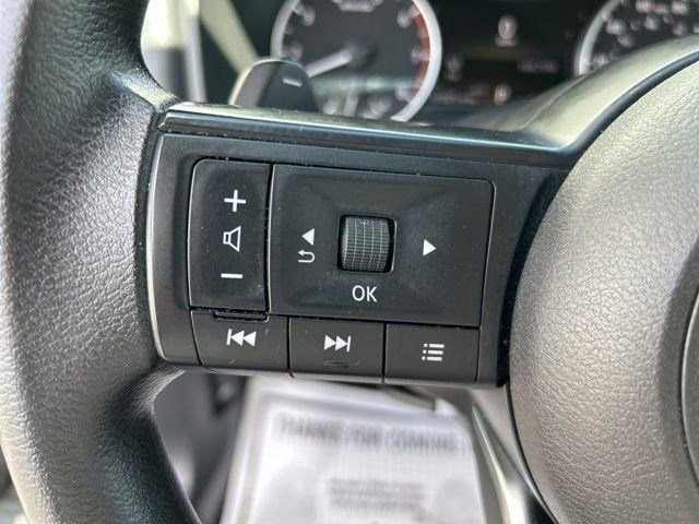 Used 2024 Nissan Rogue SV image 17