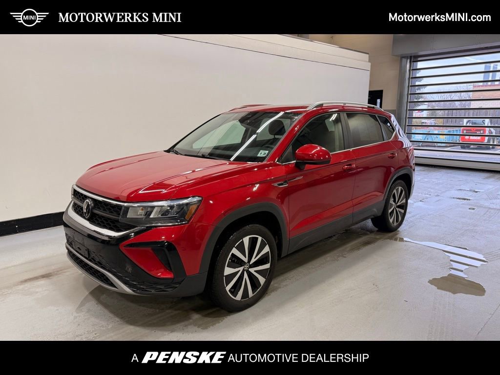 Used 2023 Volkswagen Taos SE w/ Panoramic Sunroof Package image 1