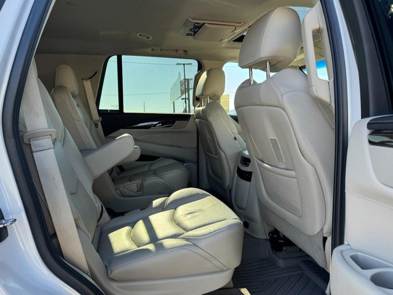 Used 2018 Cadillac Escalade Premium Luxury image 13