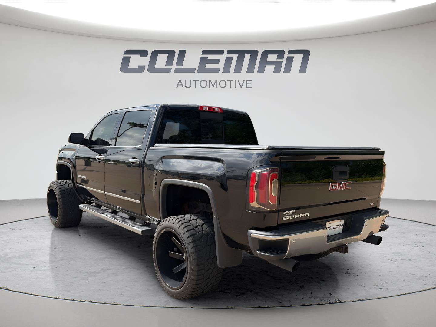 Used 2017 GMC Sierra 1500 SLT w/ SLT Premium Package AWD/4WD image 3