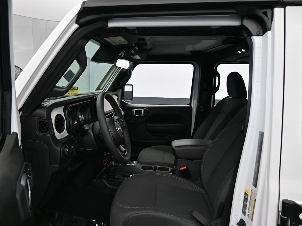 Used 2024 Jeep Gladiator Willys image 11