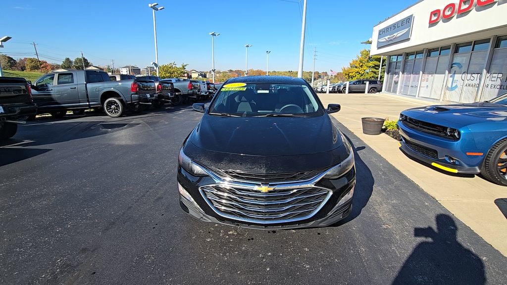 Used 2023 Chevrolet Malibu LT image 2