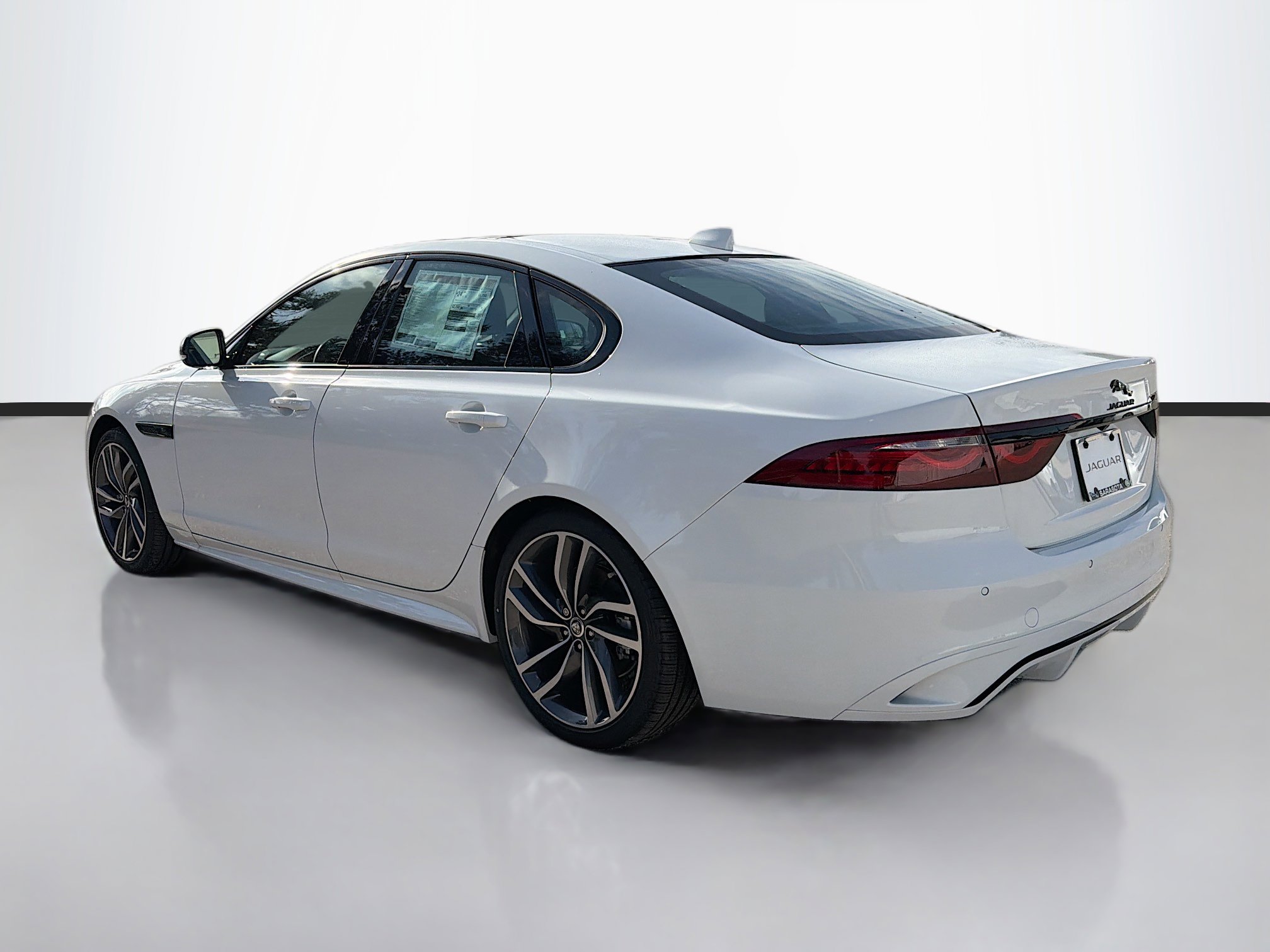 New 2024 Jaguar XF R-Dynamic SE image 3