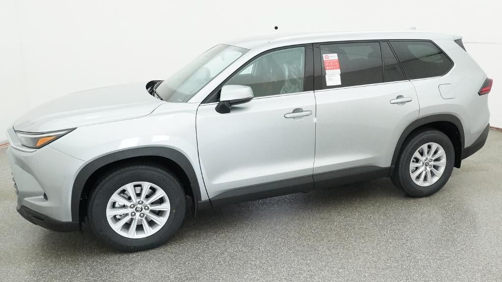 New 2026 Toyota Grand Highlander AWD image 2