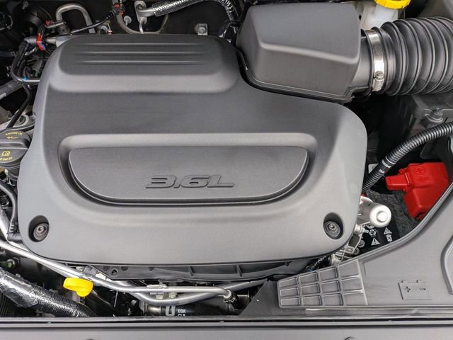 New 2026 Chrysler Pacifica Limited w/ Uconnect Theater Family Group image 33