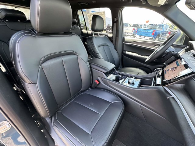 New 2026 Jeep Grand Cherokee L Limited w/ Luxury Tech Group II AWD/4WD image 22