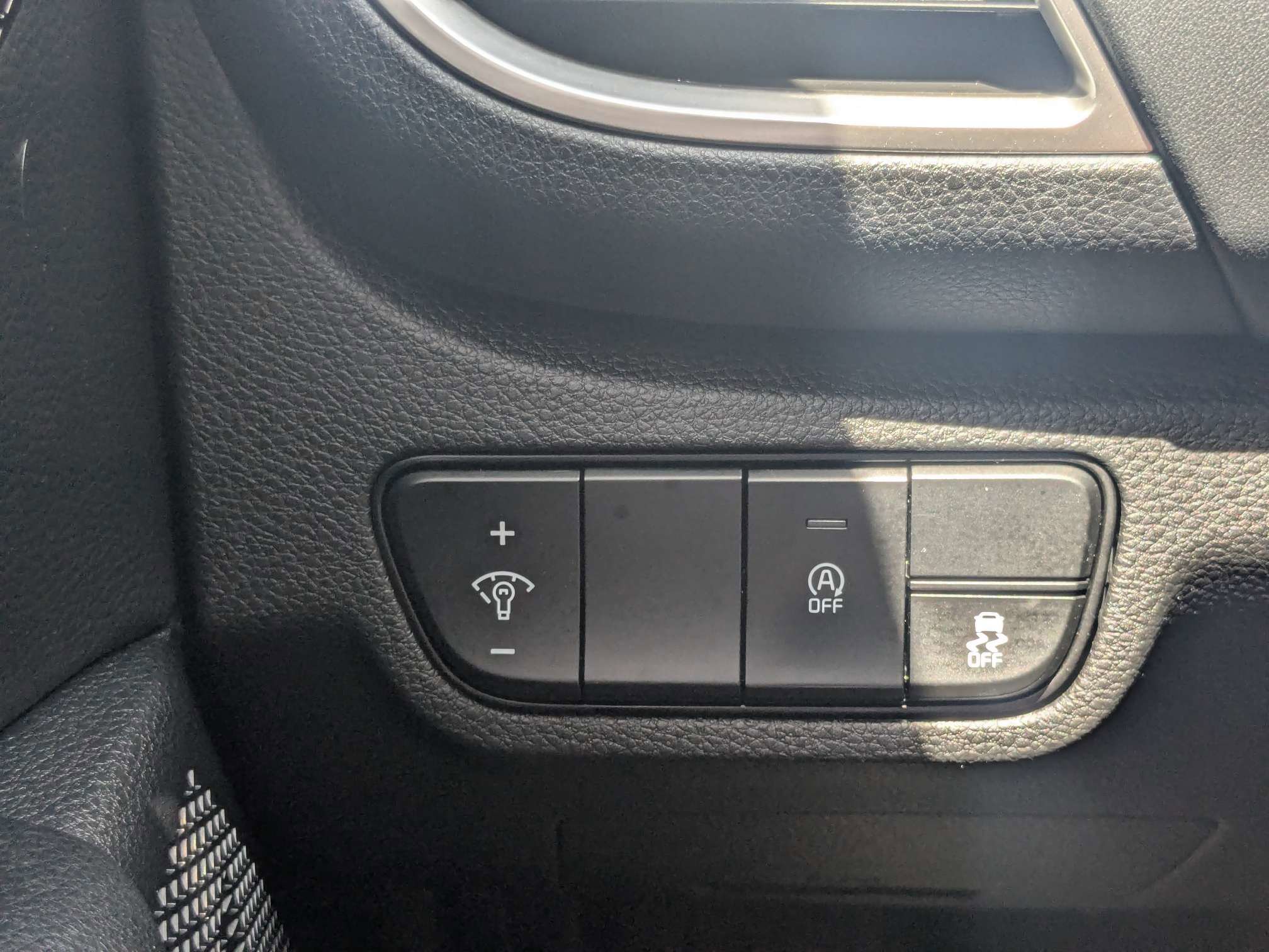 Used 2024 Kia Seltos EX FWD image 28