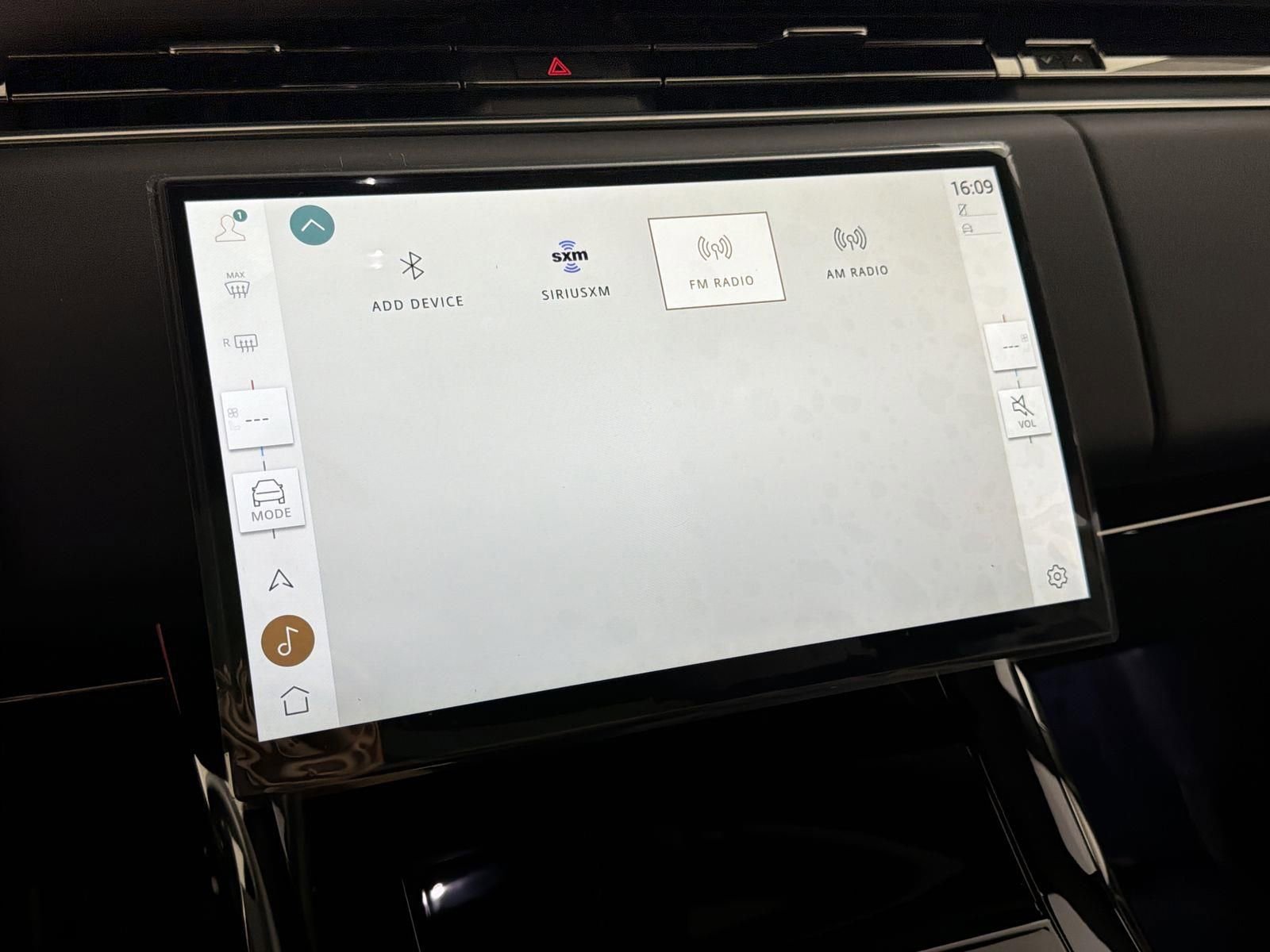 New 2026 Land Rover Range Rover Sport Dynamic SE image 18