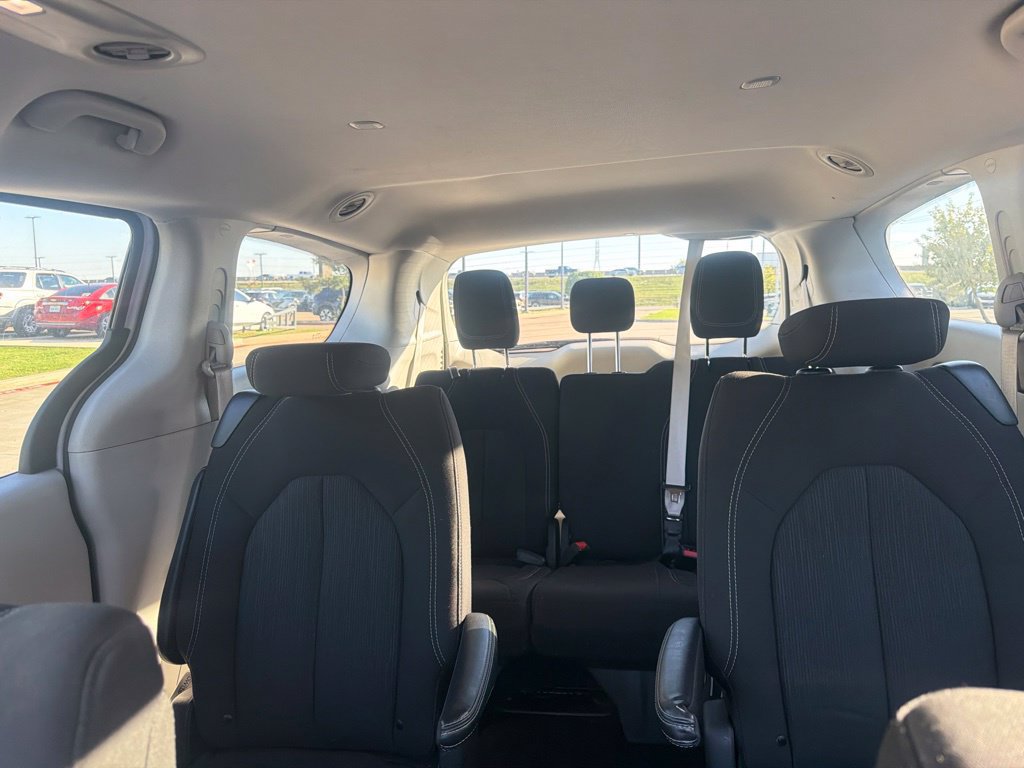 Used 2024 Chrysler Voyager LX FWD image 10