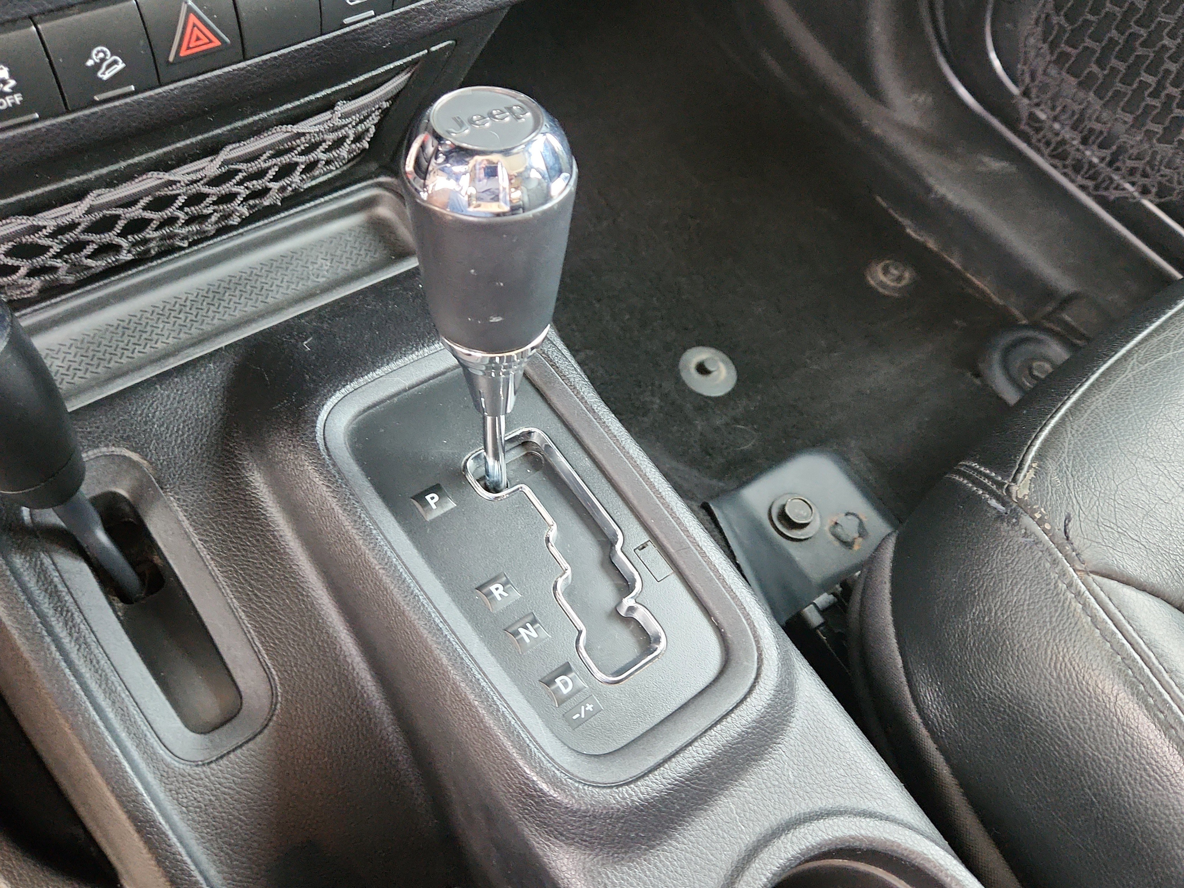 Used 2016 Jeep Wrangler Unlimited Sahara image 23