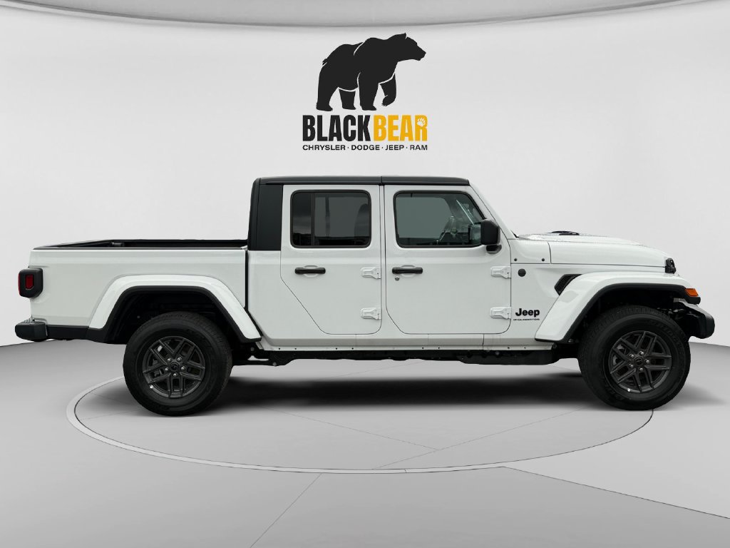 New 2026 Jeep Gladiator Sport AWD/4WD image 2