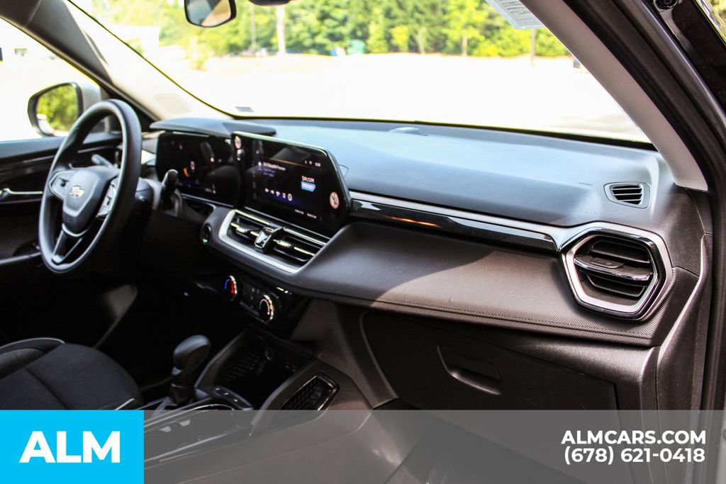 Used 2025 Chevrolet TrailBlazer LT FWD image 23