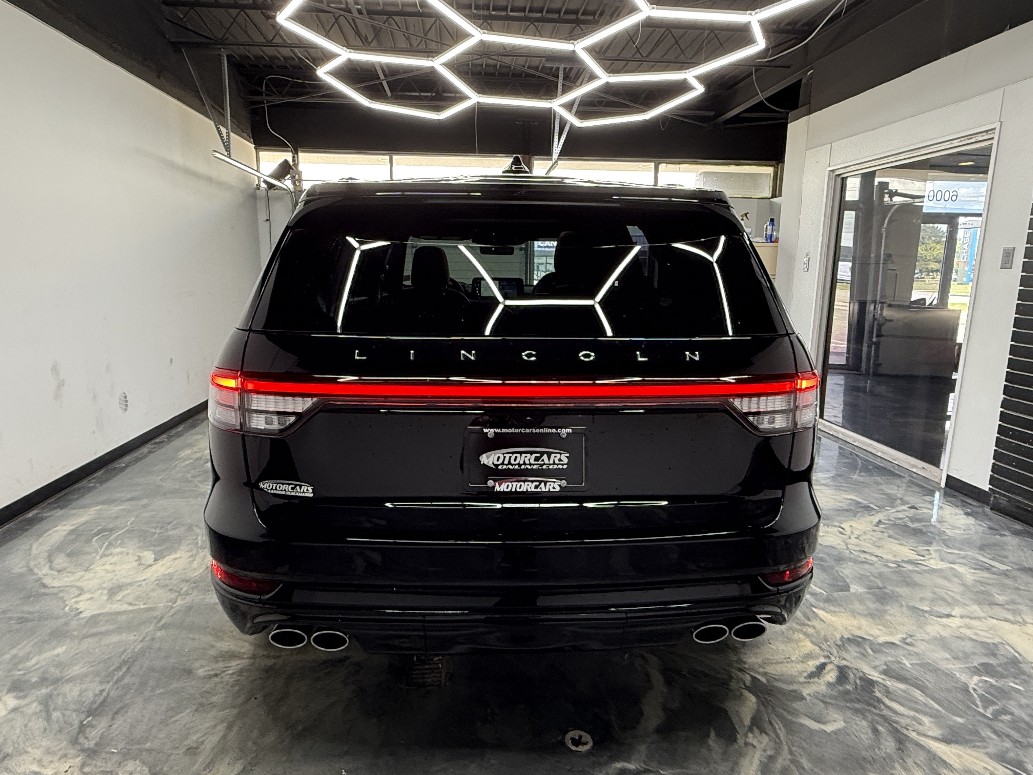 Used 2026 Lincoln Aviator Reserve w/ Jet Appearance Package AWD/4WD image 4