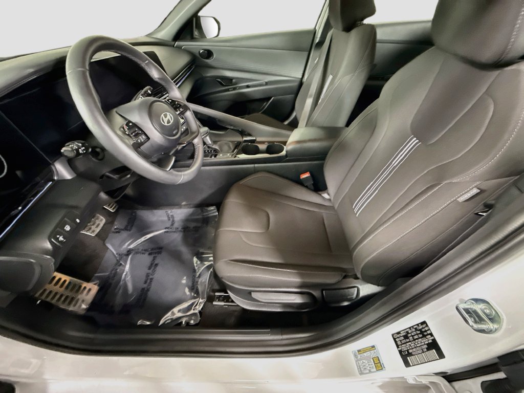 Certified 2025 Hyundai Elantra SEL FWD image 25