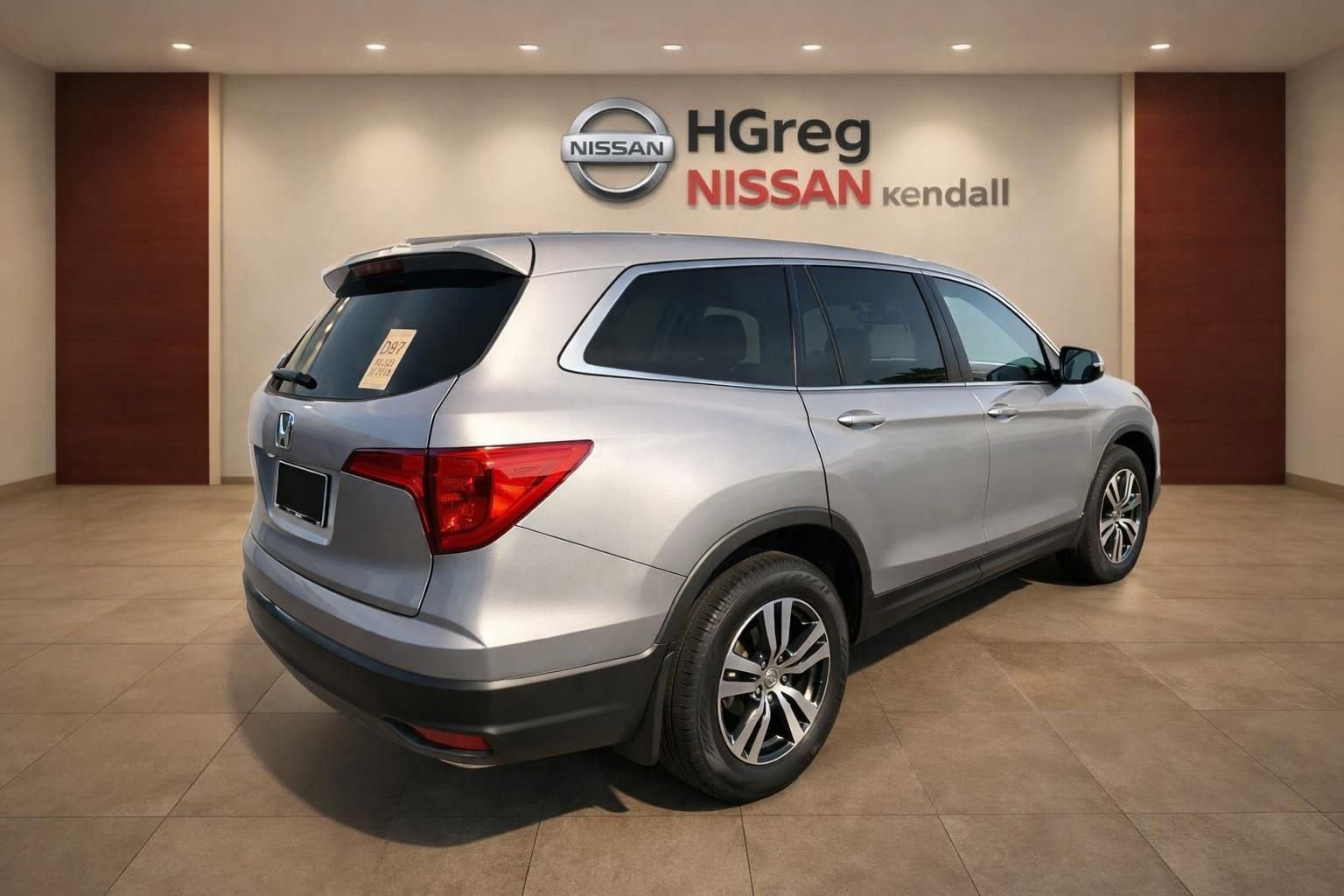 Used 2018 Honda Pilot EX image 4