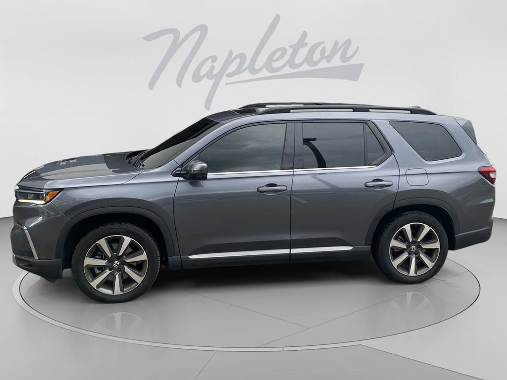 Used 2025 Honda Pilot Touring image 2