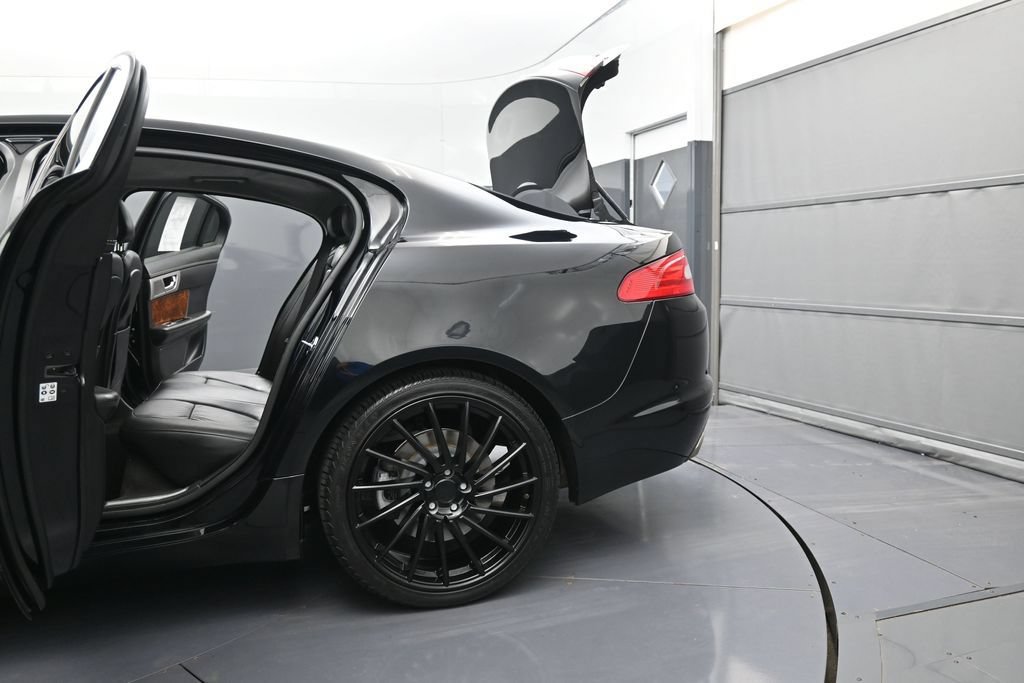 Used 2011 Jaguar XF Premium RWD image 12