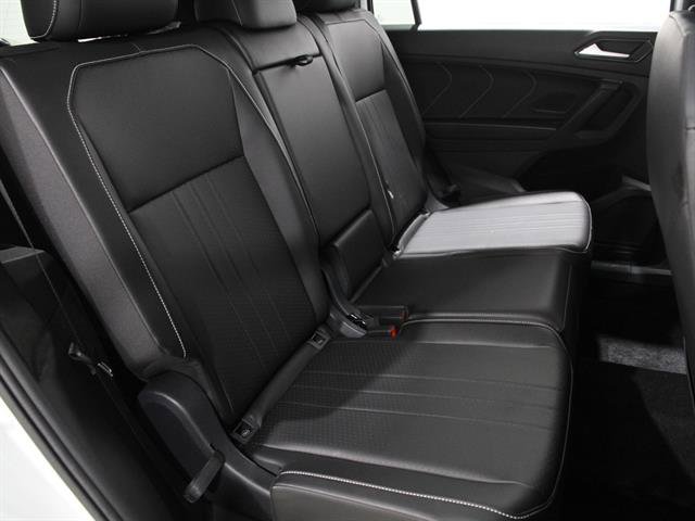 Used 2024 Volkswagen Tiguan SE R-Line image 16