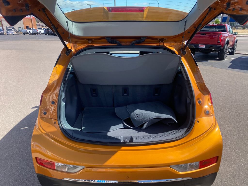 Used 2017 Chevrolet Bolt Premier w/ Driver Confidence II Package FWD image 23