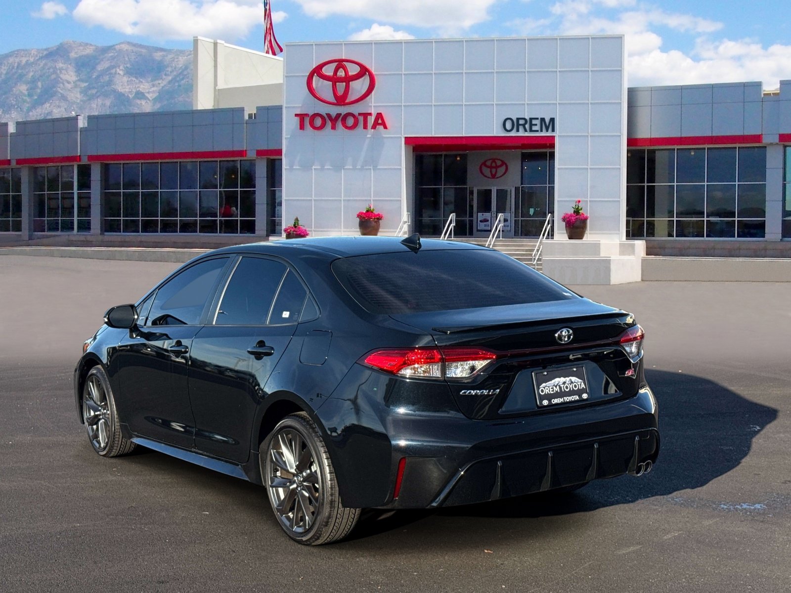 Used 2026 Toyota Corolla SE w/ SE Package FWD image 6