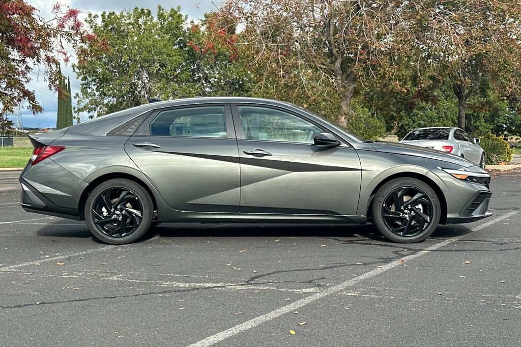 New 2026 Hyundai Elantra Sport FWD image 3