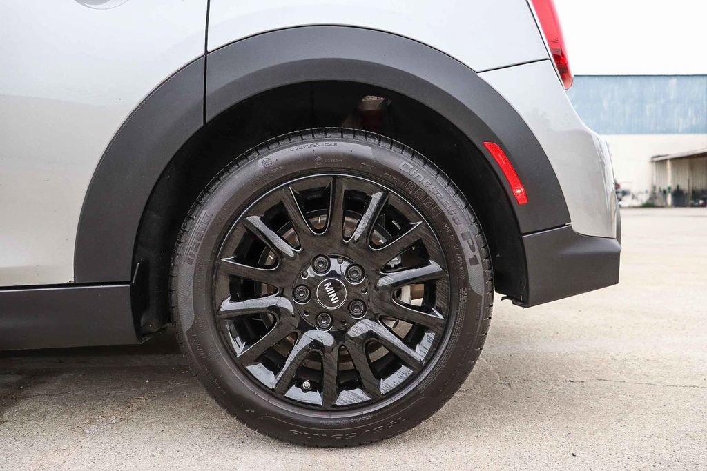 Used 2024 MINI Cooper 4-Door Hardtop image 13