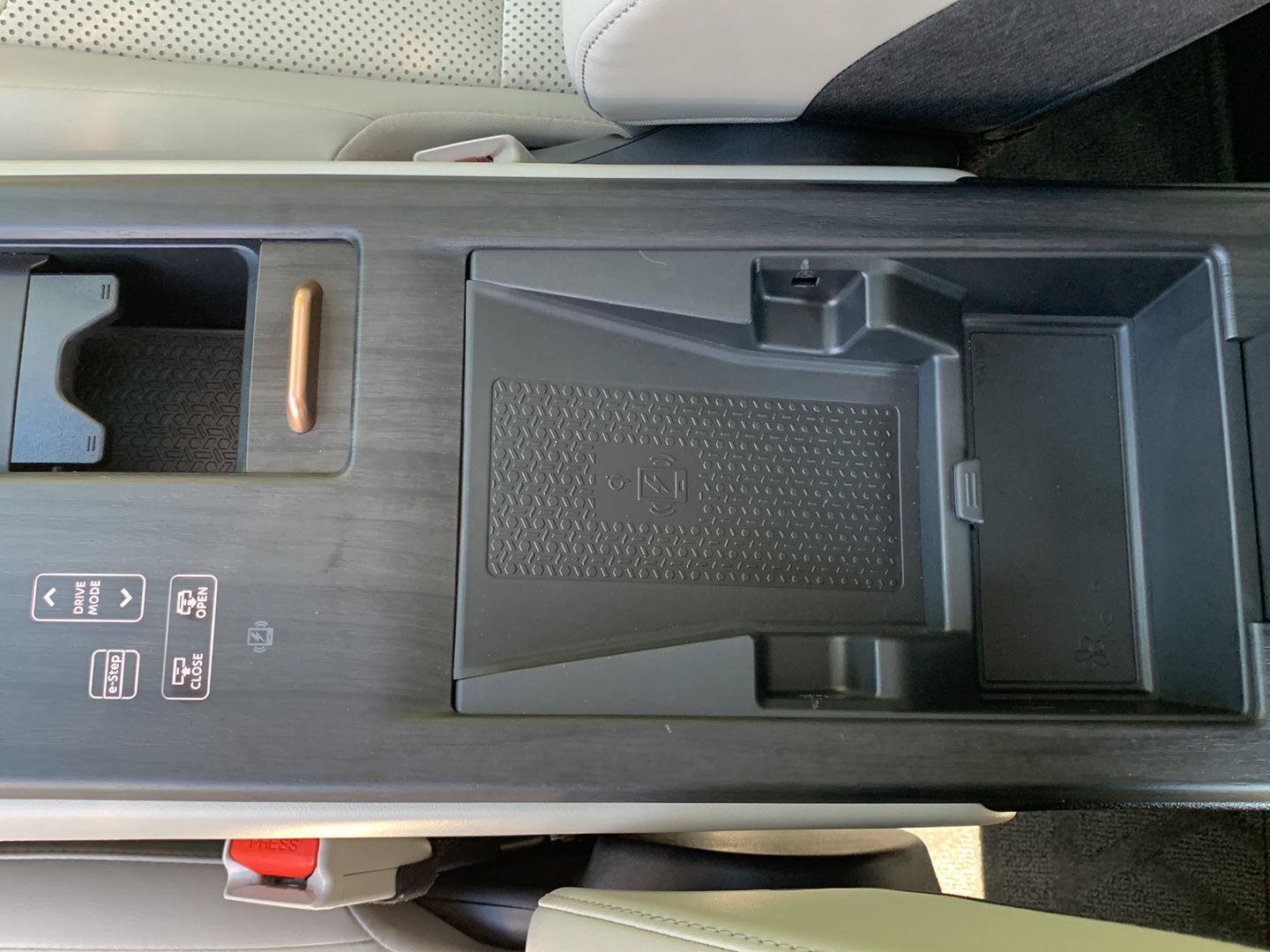 Certified 2024 Nissan Ariya AWD image 26