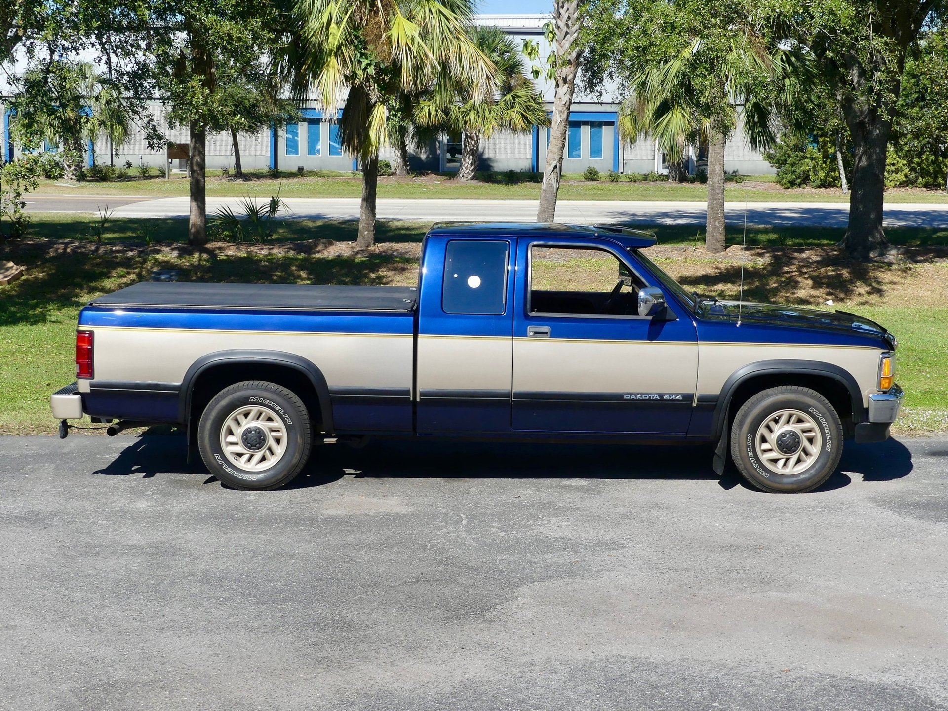 Used 1993 Dodge Dakota 2WD Club Cab image 22
