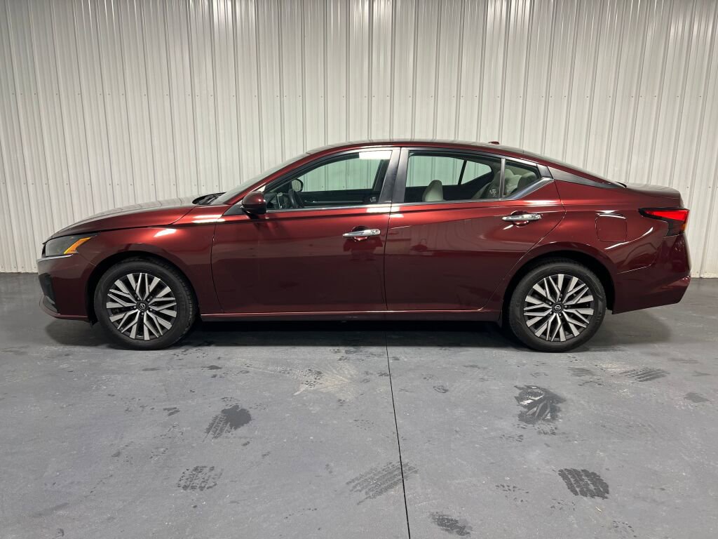 Used 2023 Nissan Altima 2.5 SV image 14