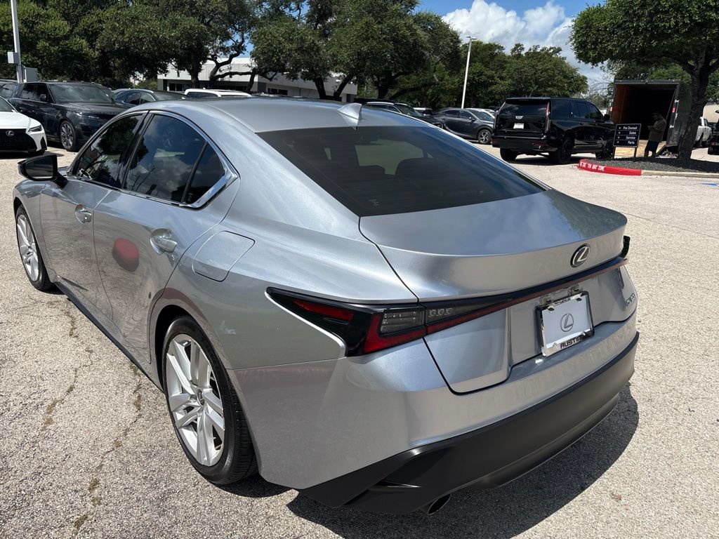 Used 2021 Lexus IS 300 RWD image 2
