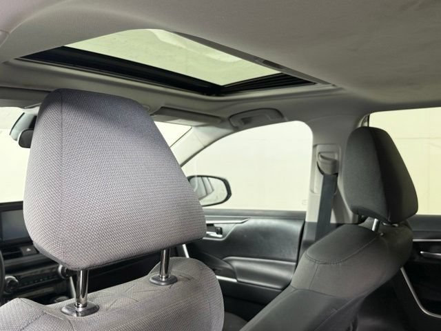 Used 2019 Toyota RAV4 XLE FWD image 22