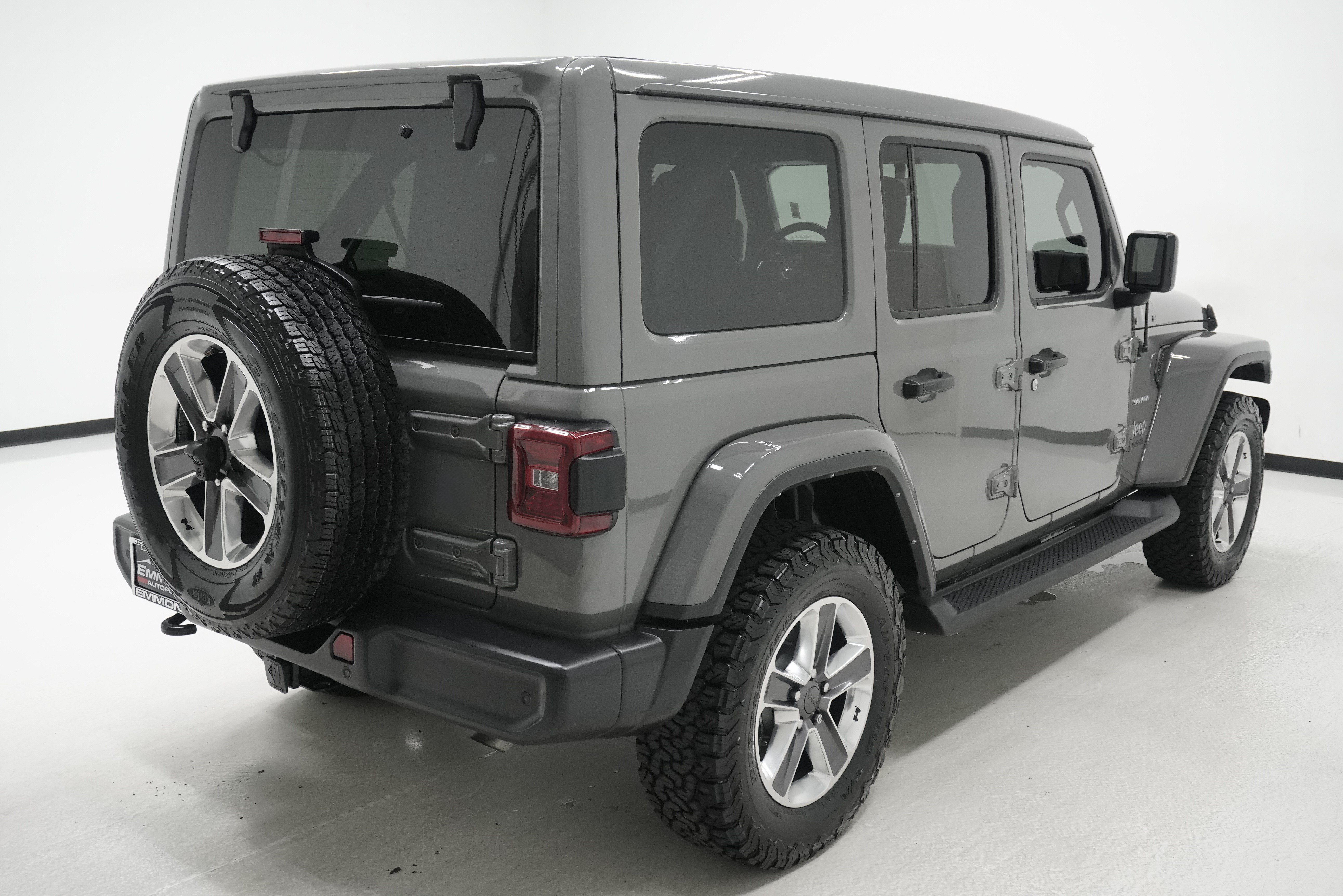 Used 2021 Jeep Wrangler Unlimited Sahara AWD/4WD image 4