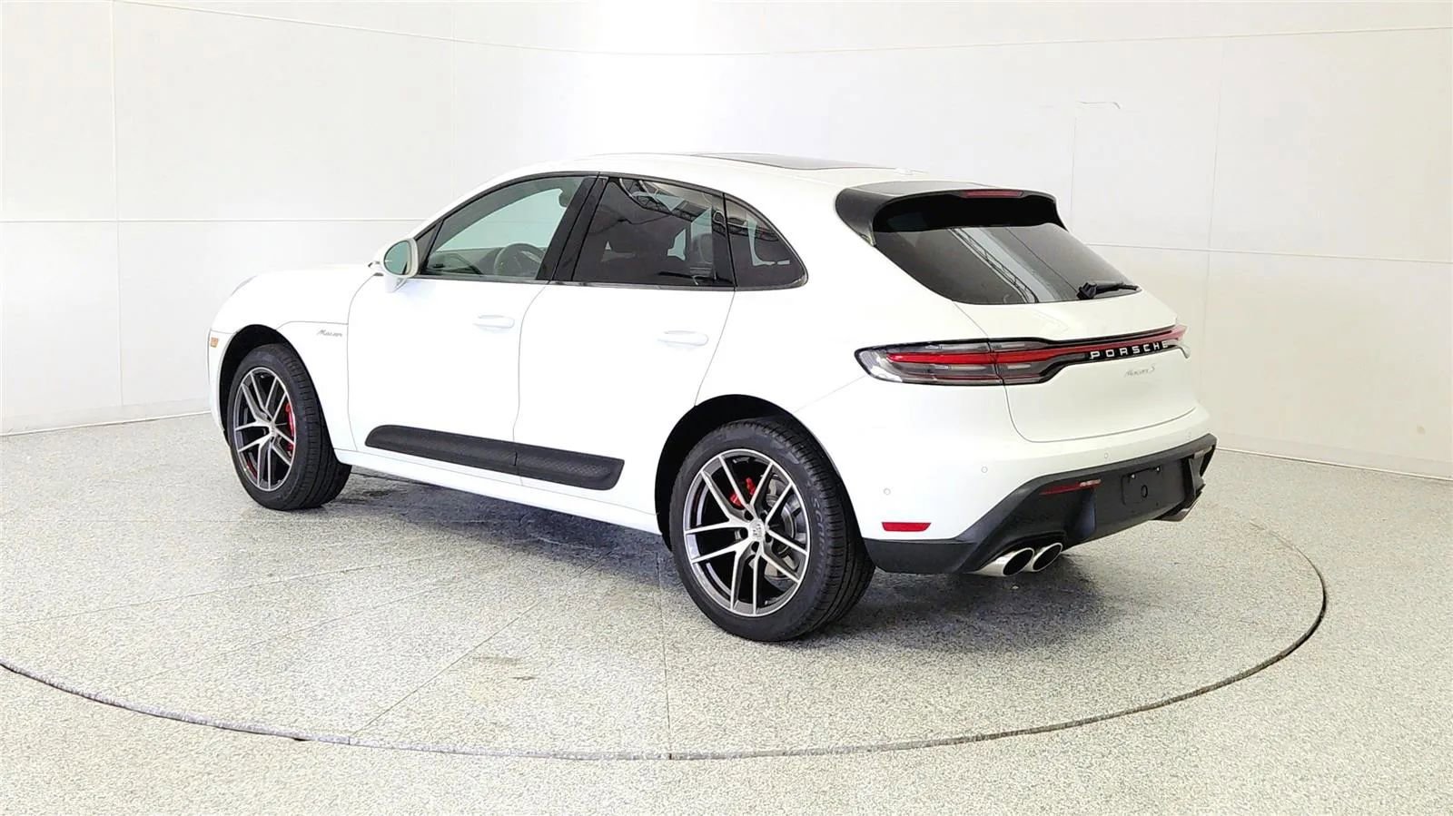 Used 2022 Porsche Macan S AWD/4WD image 5