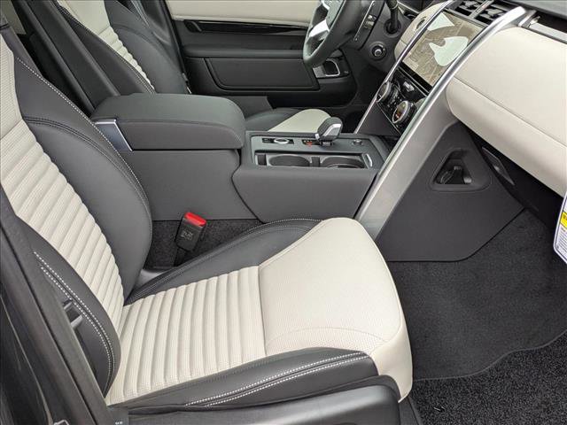New 2026 Land Rover Discovery S image 18