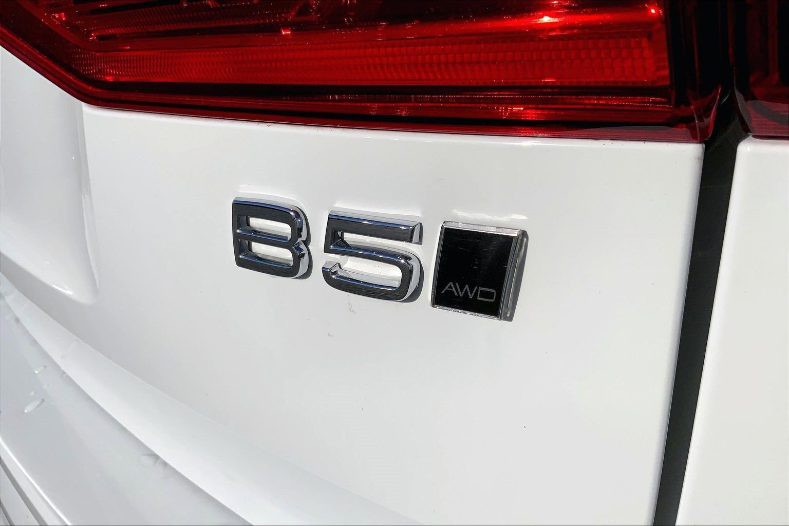 Used 2022 Volvo XC60 B5 Momentum w/ Climate Package image 9