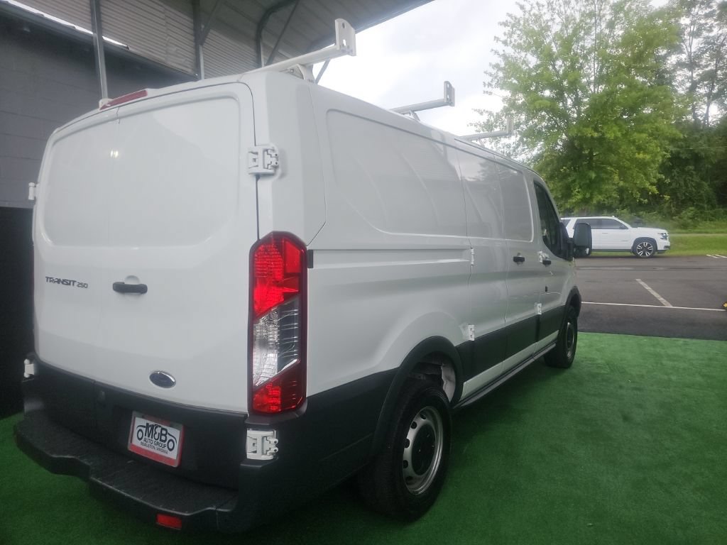 Used 2018 Ford Transit 250 130 Low Roof RWD image 3