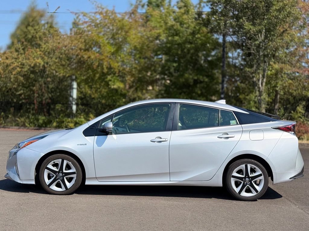 Used 2017 Toyota Prius Three Touring w/ Carpet Mat Package FWD image 2