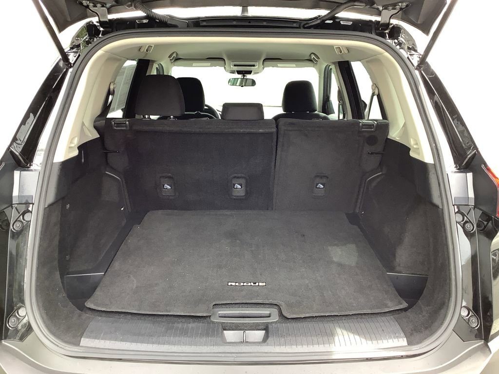 Used 2023 Nissan Rogue S image 14