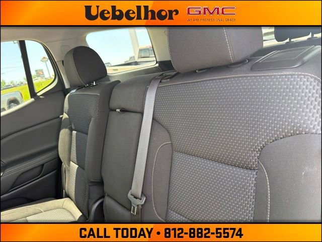 Used 2023 GMC Acadia SLE w/ Driver Convenience Package FWD image 18