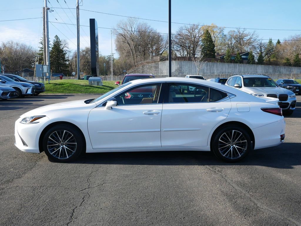 Certified 2023 Lexus ES 250 w/ Premium Package AWD/4WD image 3