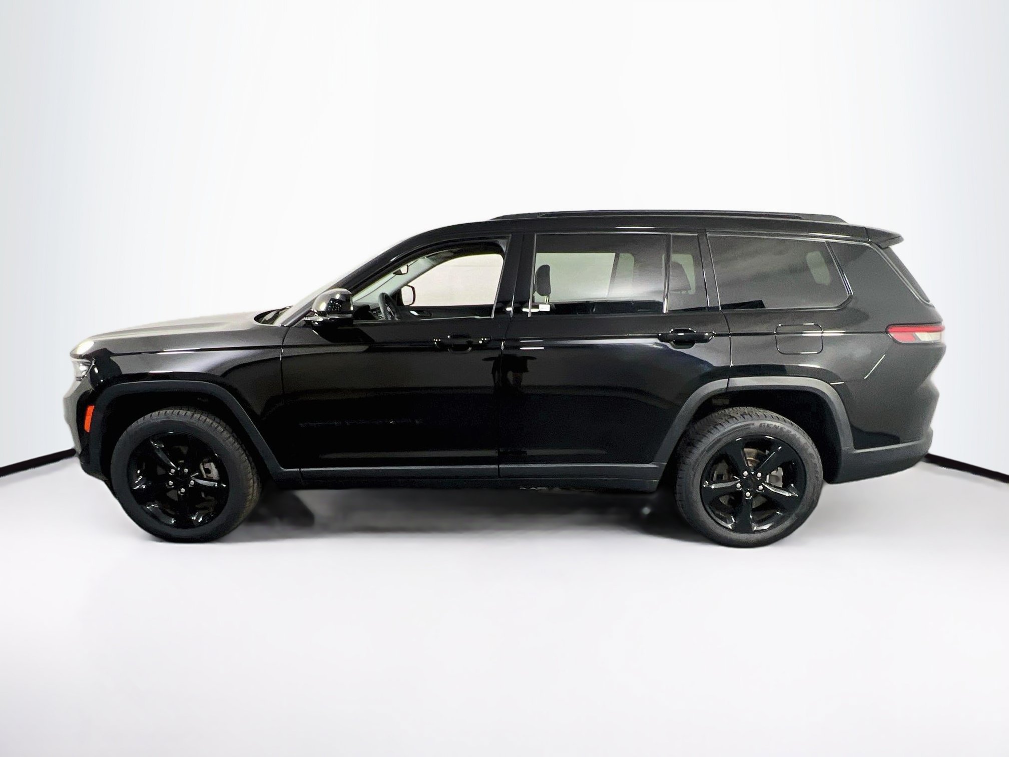 Used 2023 Jeep Grand Cherokee L Limited w/ Black Appearance Package AWD/4WD image 8