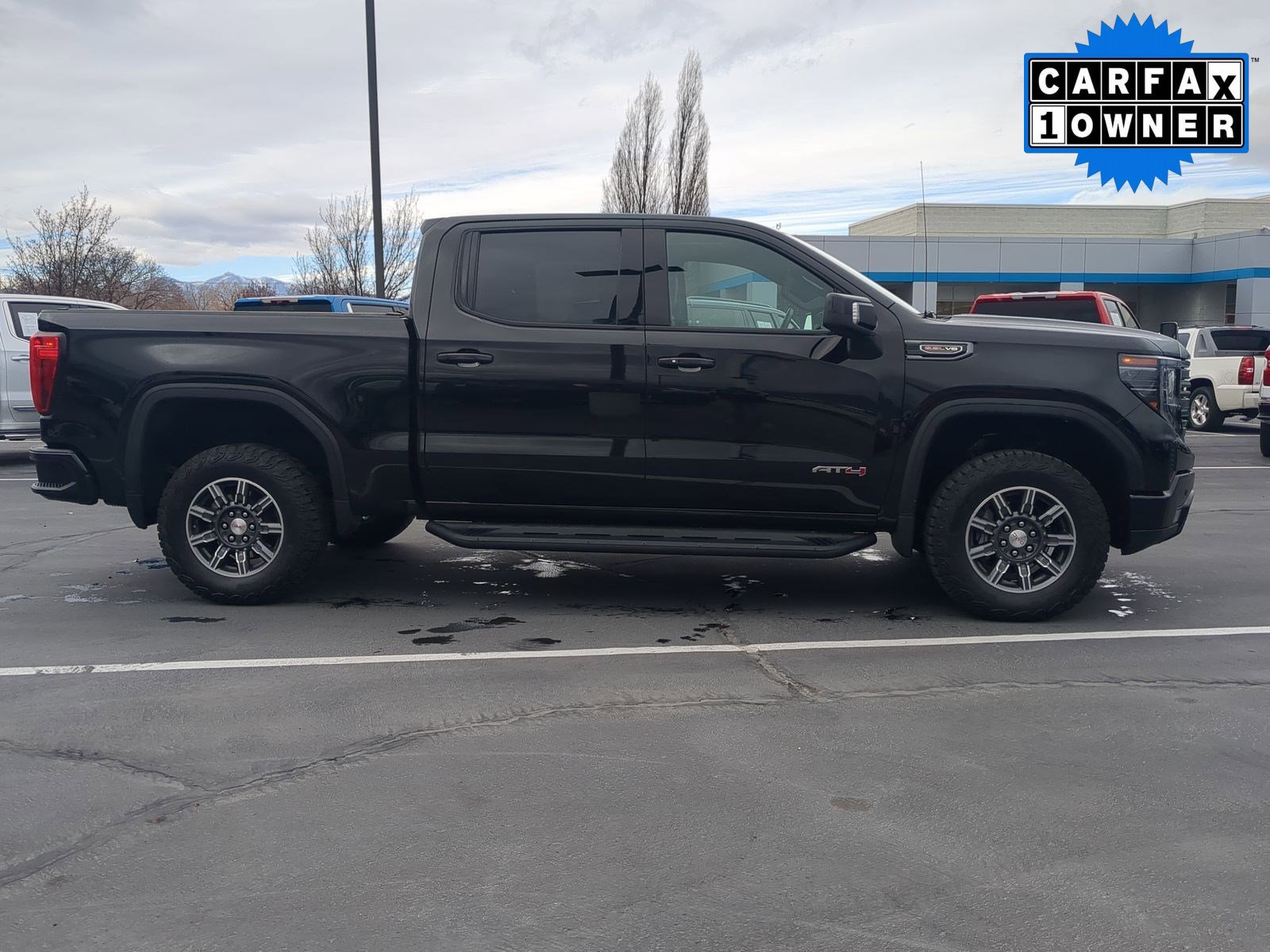 Used 2024 GMC Sierra 1500 AT4 w/ Technology Package image 7