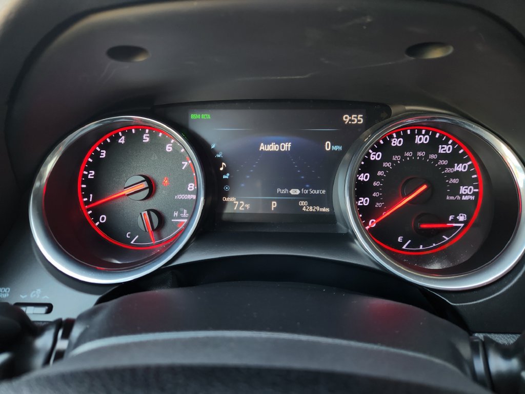 Used 2020 Toyota Camry XSE FWD image 15