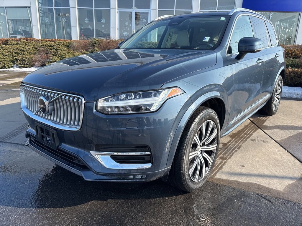 Certified 2023 Volvo XC90 B5 Plus image 2