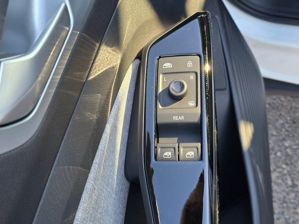 New 2026 Volkswagen ID.4 Pro AWD/4WD image 18